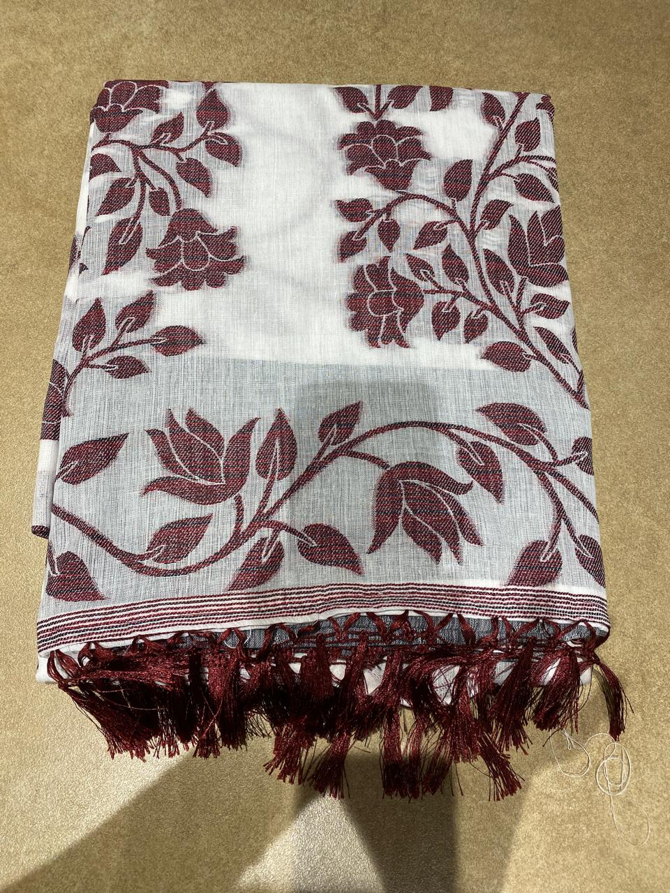 Title: Elegant Ivory & Maroon Floral Print Saree