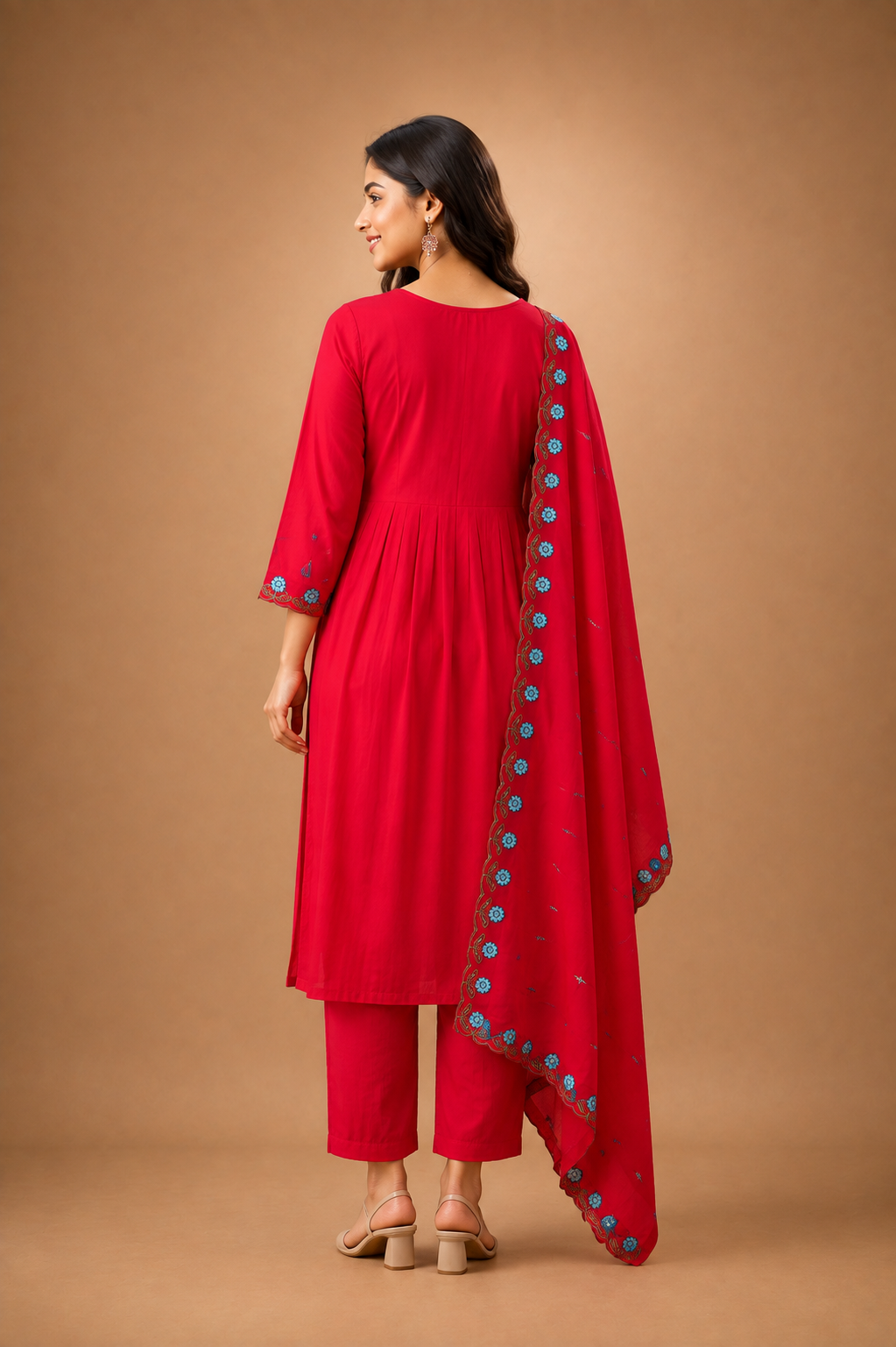 Floral Embroidered Kurti Pant & Dupatta Set