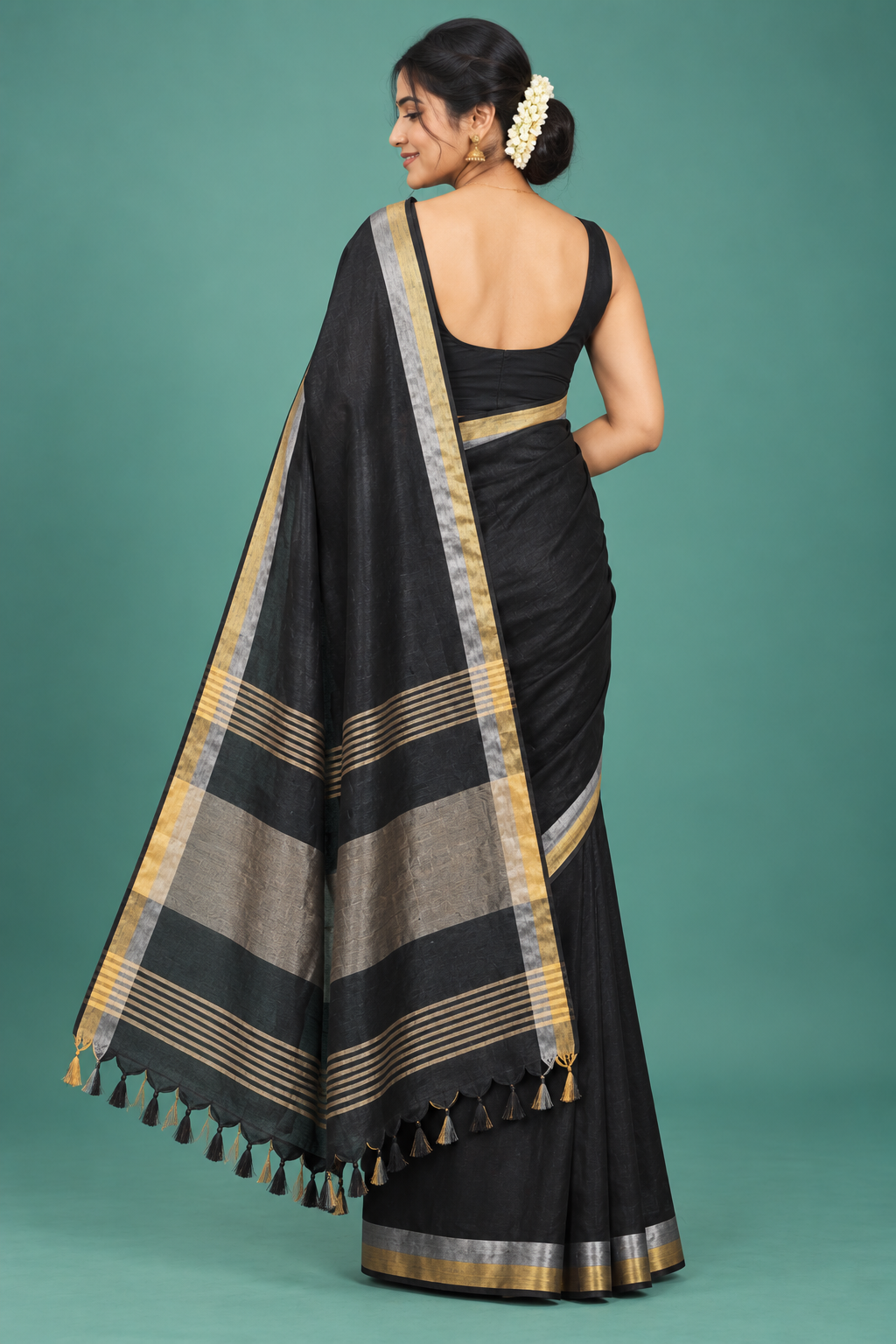 Classic Black Handloom Saree with Dual-Tone Border