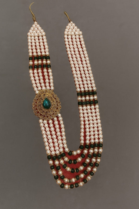 Traditional Pearl and Emerald Rani Haar.