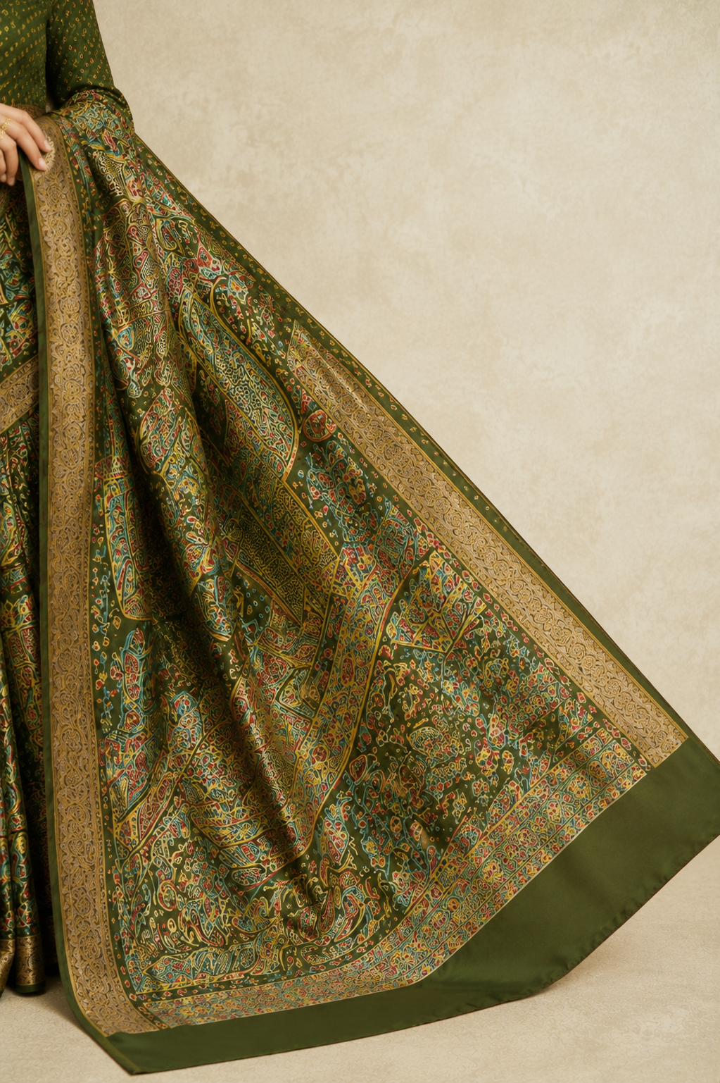 Elegant Printed Saree with Rich Paisley & Heritage Border