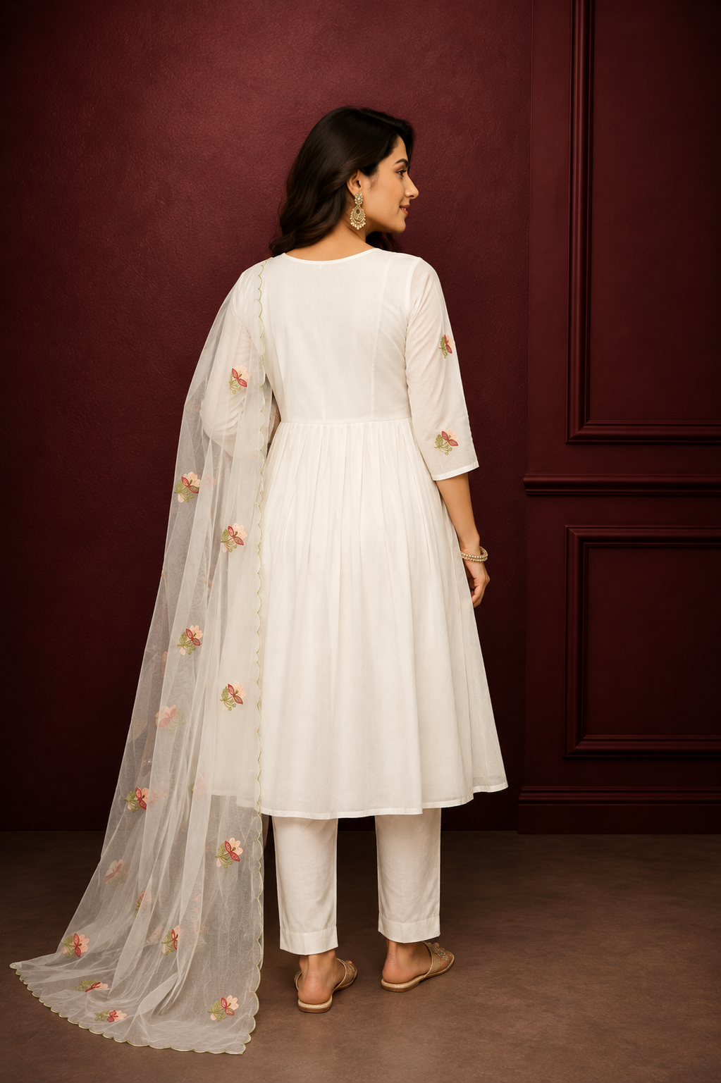 Elegant Ivory Floral Embroidered Kurta, Pant & Dupatta Set