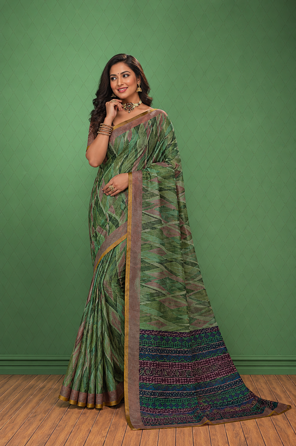 Elegant  Printed Saree with Designer Pallu & Woven Border