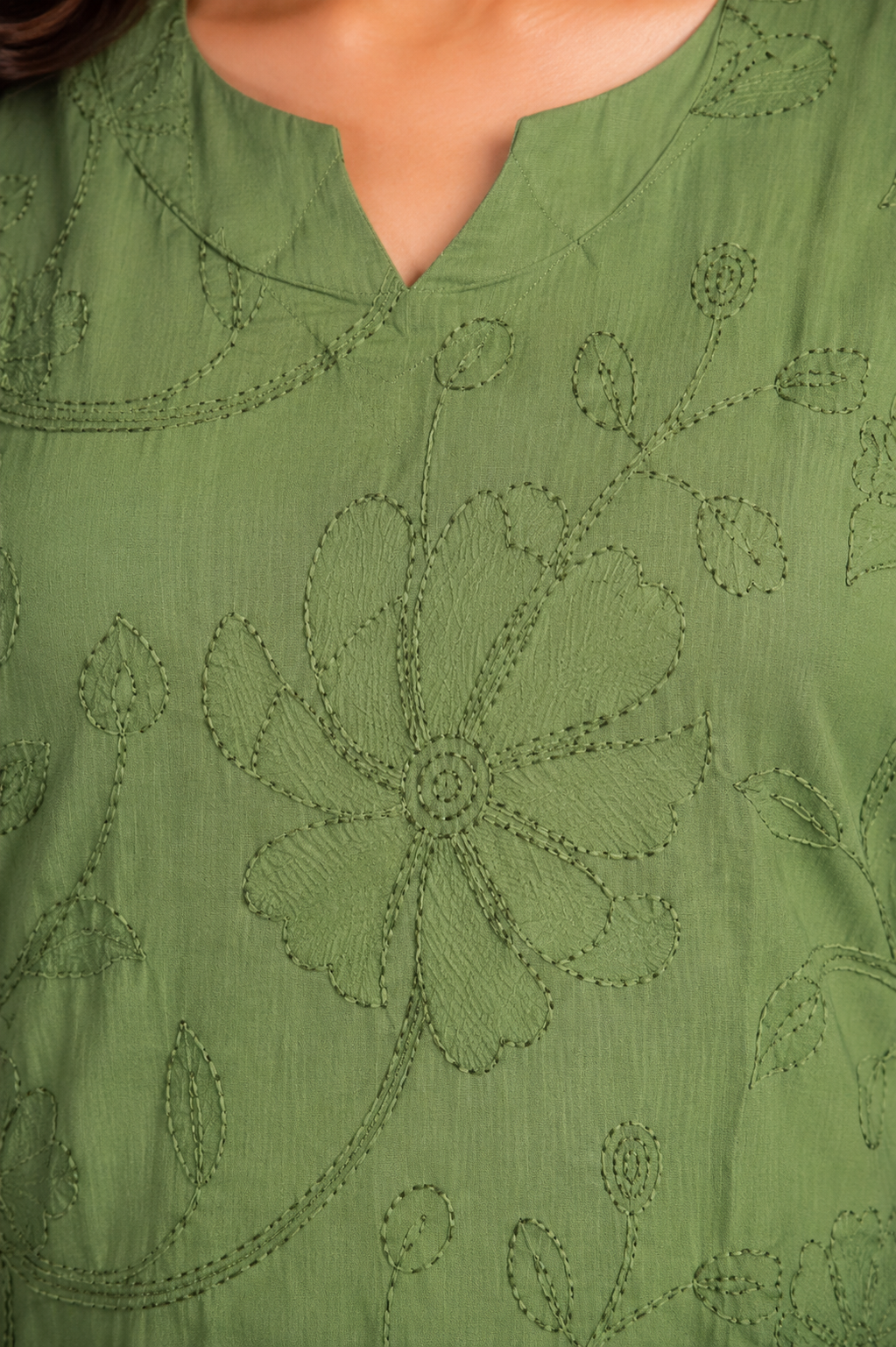 Women's Sage Green Floral Embroidered Straight Kurta Pant Set